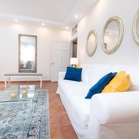 Old Town Gem - Elegant Guilford Apartment Corfu  Buitenkant foto