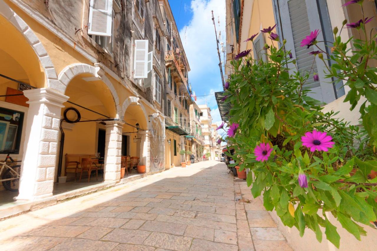 Old Town Gem - Elegant Guilford Apartment Corfu  Buitenkant foto